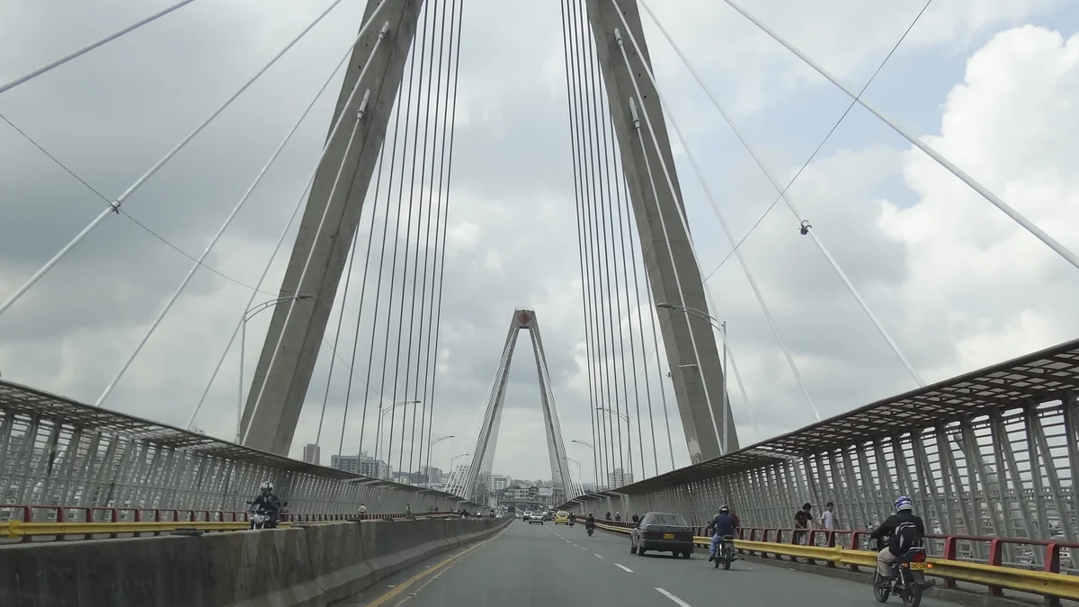 Viaducto César Gaviria Trujillo visto desde Pereira
